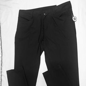 Magellan Women Fish Gear